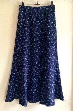 ハニーズ　ネイビー フラワープリント フレアスカート