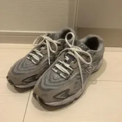 New Balance 725 スニーカー グレーのサムネイル