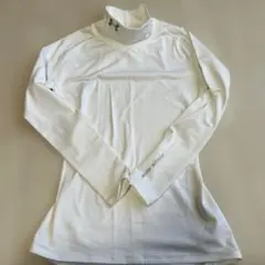 レディース新品未使用タグなしUnder Armour ホワイト 裏起毛長袖シャツ