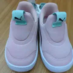 新品PUMA　スニーカー　ピンク　13センチ