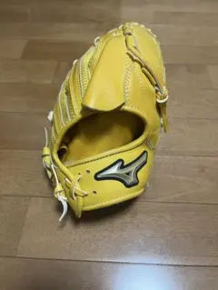 【美品】　ミズノ　グローバルエリート 軟式一般グラブ　投手用のサムネイル