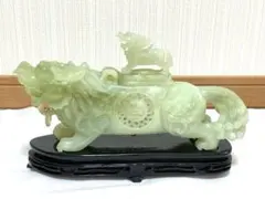 【希少】中国美術 翡翠製獅子麒麟彫刻香炉 置物 台座付 天然石 縁起物 長寿開運
