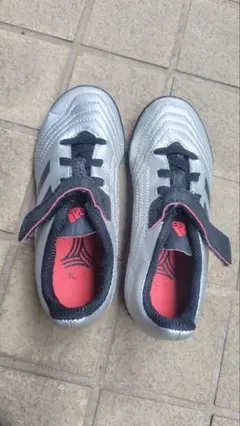 adidas Predator サッカートレーニングシューズ