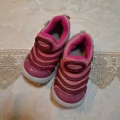 Item thumbnail for item 3bf260e8-bcea-45dd-a0b7-7ab0b84a411b