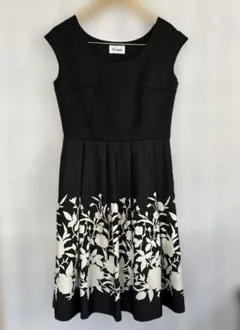 ブラックノースリーブ　ひざ丈　フォーマルワンピース　11号　結婚式