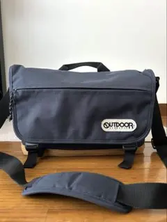 OUTDOOR PRODUCTS カメラバッグ　紺色