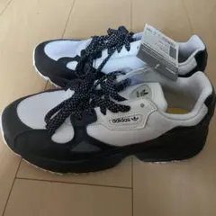 adidas スニーカー ファルコン W 25.5cmのサムネイル