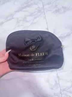 Maison de FLEUR 黒いリボンポーチのサムネイル