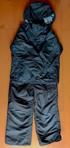 IGNIO スキー スノボ ウェア 130cm(下)＆140cm(上) 黒系