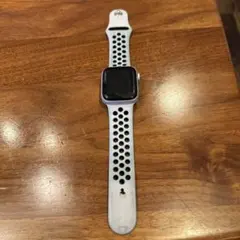 Apple Watch 本体 ホワイト/ブラック スポーツバンド