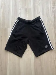 adidas originalsサイドストライプ ショートパンツ Mサイズ 黒のサムネイル