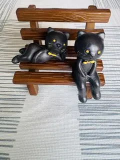 黒猫フィギュア2体セット ベンチ付き