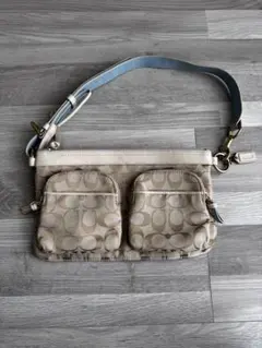 COACH ボディバッグ ウエストポーチ　ベージュ
