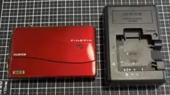 FUJIFILM FinePix Z700EXR レッド 本体のサムネイル