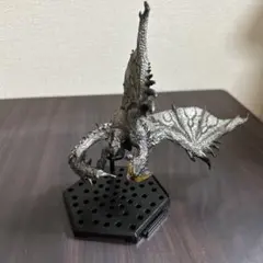 モンスターハンター フィギュア 銀火竜 リオレウス希少種