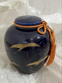 鳩居堂 香名 柴舟 練香の小壺 陶器製 香合 茶道具 と亀甲彫木製片口