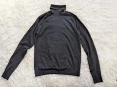 This is knit. ブラック タートルネック 薄手
