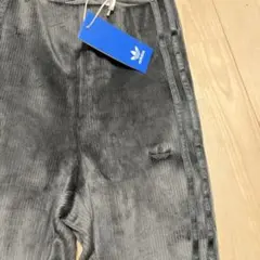 adidas コーデュロイ ストライプスラックス 新品タグ付き　グレー