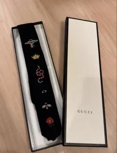 BTSテテ＆坂口健太郎着用　大人気モデルGucci 刺繍デザインネクタイ BTSテテ＆坂口健太郎着用 大人気モデルGucci 刺繍デザイン