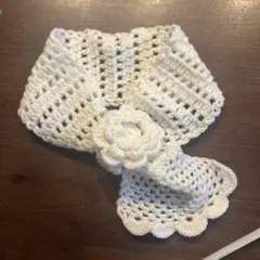 ホワイト 編み物 スヌード 花モチーフ付き