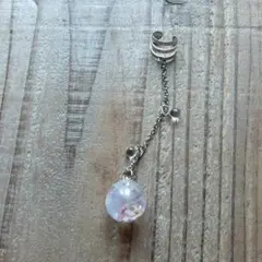 青いインコの羽イヤカフ　幸せの青い鳥