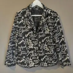 ミセス向き　春夏ジャケット　モダン　メッシュ編み　柔らかめ　英字模様　透け感