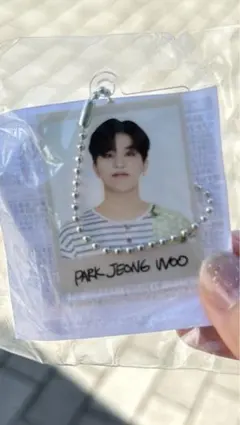 treasure ジョンウ　カプセルトイ　アクリルキーホルダー