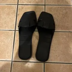 ザラ　フラットサンダル