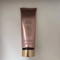 VICTRIA'S SECRET VELVET PETALSのサムネイル