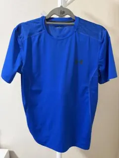 【美品】Under Armour 青 Mサイズ クルーネックTシャツ