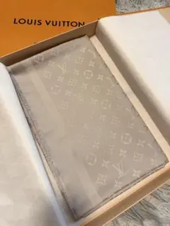新品Louis Vuitton「ショール・モノグラム」グレージュ