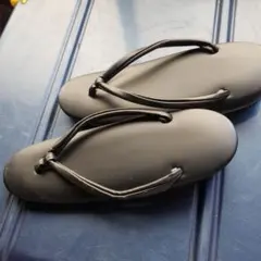 黒い草履 合成ゴム製 シンプルデザイン