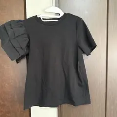 【値下げ】フリル付きブラックTシャツ バースデーバッシュのサムネイル