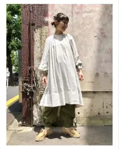 BEAMS BOY クルー ギャザー　ワンピースのサムネイル