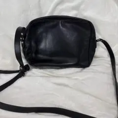 agnis b. 黒 ショルダーバッグ
