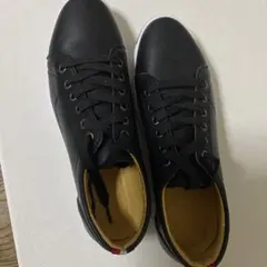 値下げ中❗️超軽量フェイクレザースニーカー