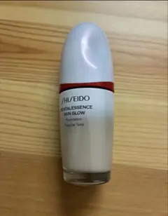 SHISEIDO エッセンス　スキングロウ　ファンデーション 140