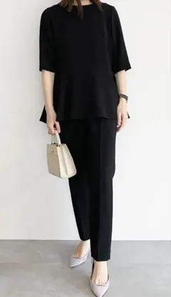 ストレッチ素材 五分袖ペプラムトップス　テーパードパンツ　セットアップ