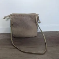 ikka コーデュロイショルダーバッグ ベージュ