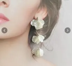 【大ぶり】3連贅沢花びらシルバーイヤリング ウエディング 前撮り 結婚式
