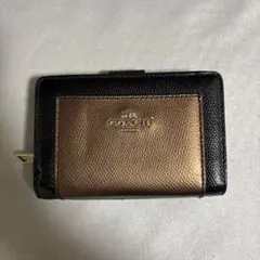 COACH二つ折り財布のサムネイル