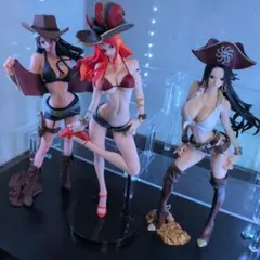 ワンピースナミ、ロビン、ハンコックキャラクター フィギュア 3体セット