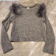 ファー付きグレー長袖カットソー