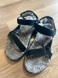 Teva ファーサンダルW8 25cm中古品