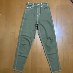 リーバイスレッド　デニム　テーパード　ハイライズ