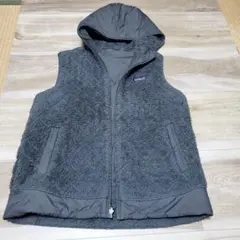 patagonia フード付きベスト グレーリバーシブル