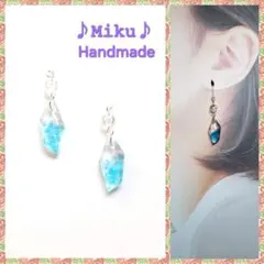 No.626-A 春色ホログラム☆細長☆レジン☆ピアス・イヤリング - メルカリ