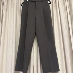 レディース　ダークグレー スラックス ゆったりシルエット