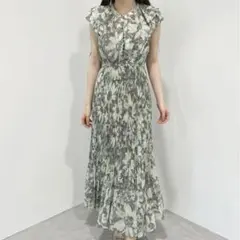 ココディール　cocodeal 線画フラワーフリルプリーツワンピース　ロング花柄