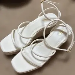 ZARA 厚底 ストラップ サンダル　サイズ39 ￼プラットフォームのサムネイル